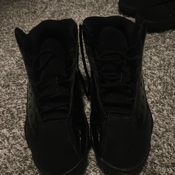 Size 4 Jordan 13’s Cap & Gown edition - Picture 2 of 2